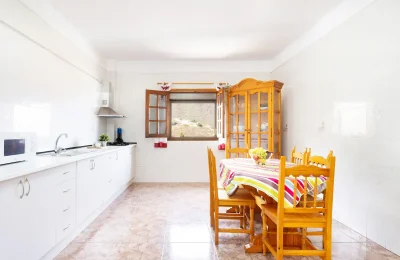 0d8b1c26-9b3f-405f-98a0-952a81dc0b90