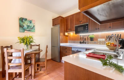 f573504b-9c9b-4a81-92fd-73137af26777